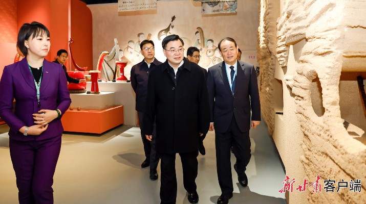 胡昌升在省文旅產(chǎn)業(yè)集團省公交建集團省金控集團調研時強調：發(fā)揮產(chǎn)業(yè)優(yōu)勢 增強核心功能 助推全省經(jīng)濟社會高質量發(fā)展
