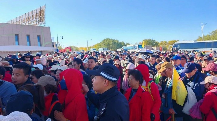 額濟納胡楊林景區(qū)今年為何這樣“紅”？